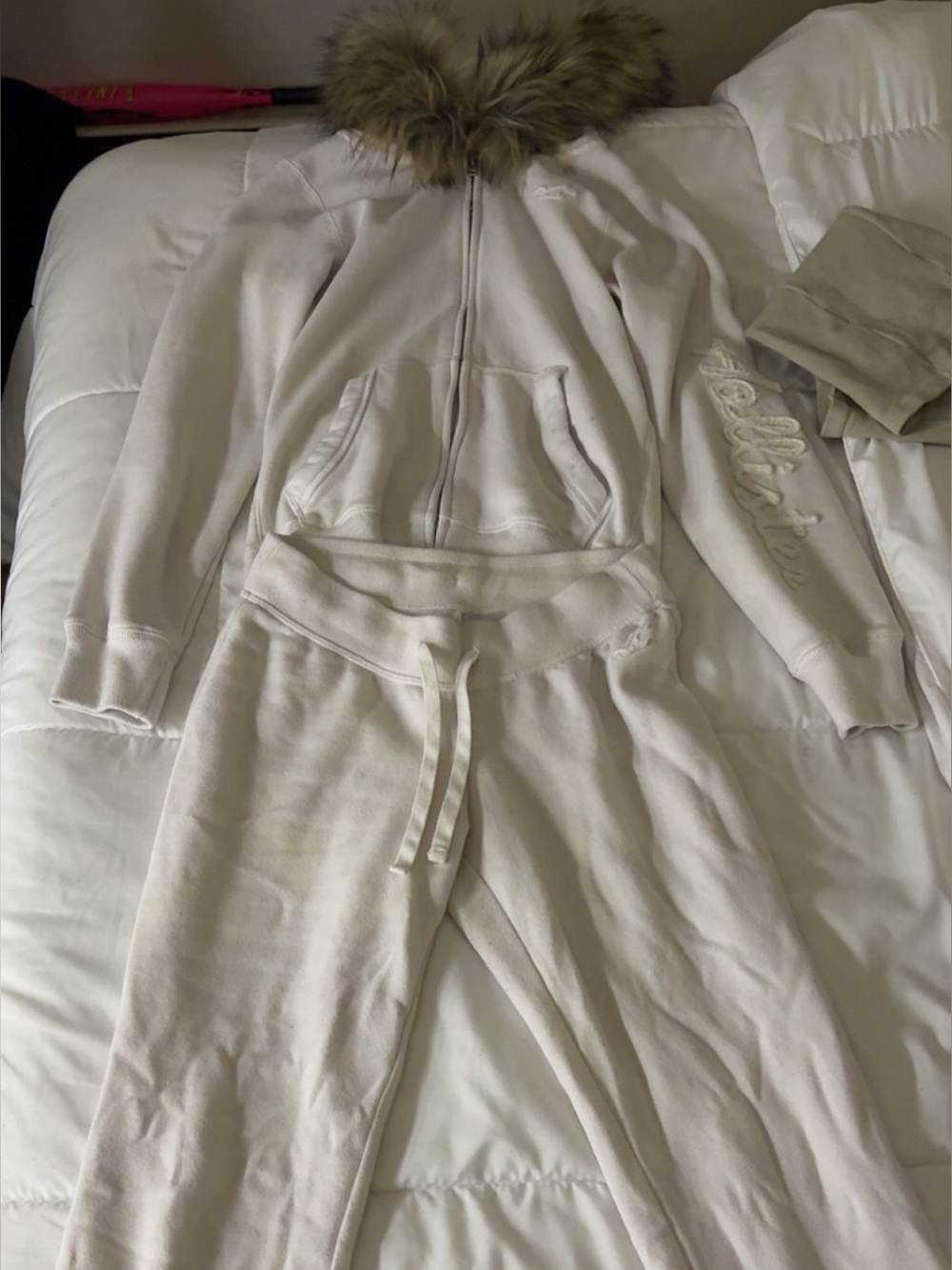 Aeropostale Women's cream fur matching set